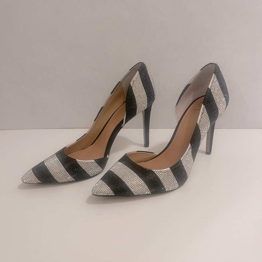 Black/white stiletto heels